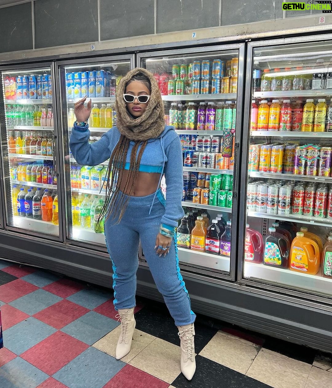 Bria Bryant Instagram - the 2000βs made me do it πΏπ€³π½π¦ New York, New York