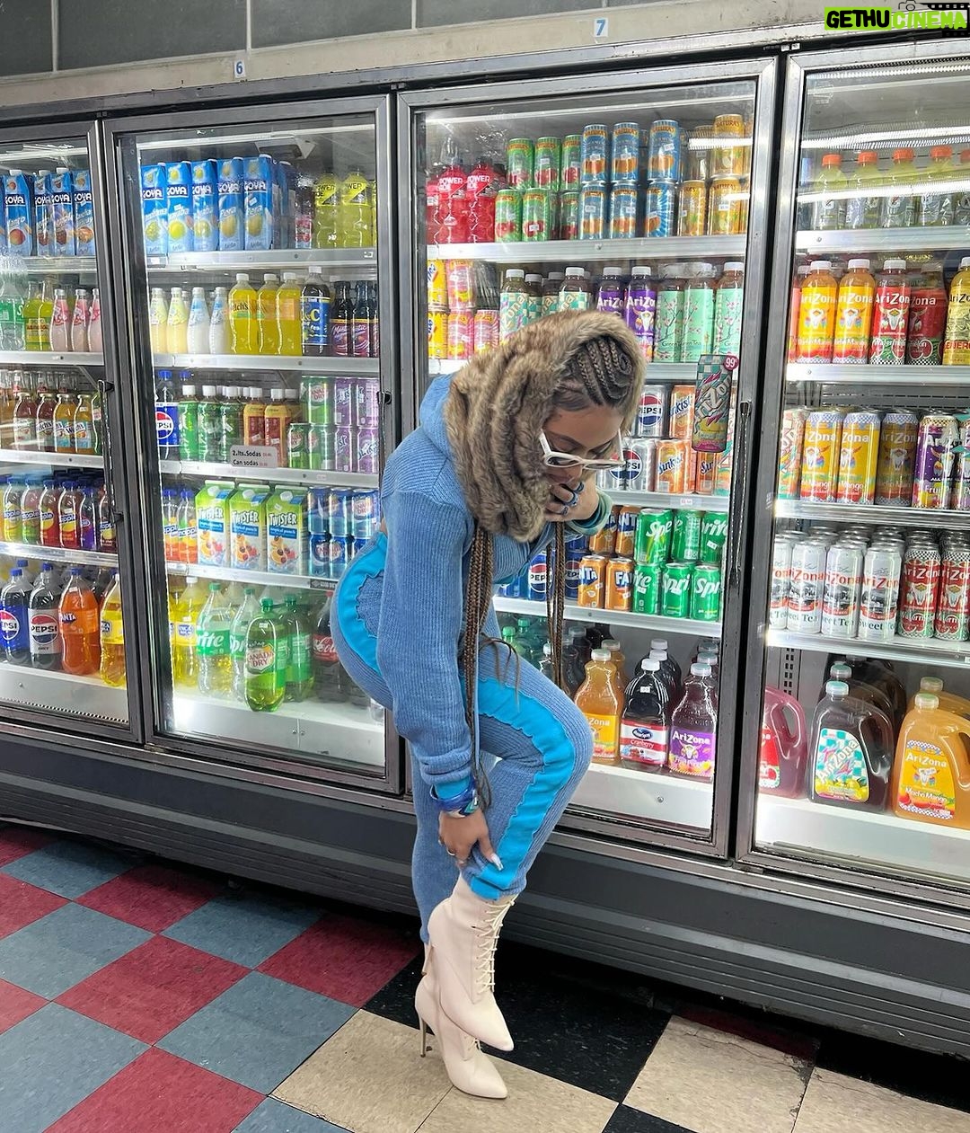 Bria Bryant Instagram - the 2000βs made me do it πΏπ€³π½π¦ New York, New York