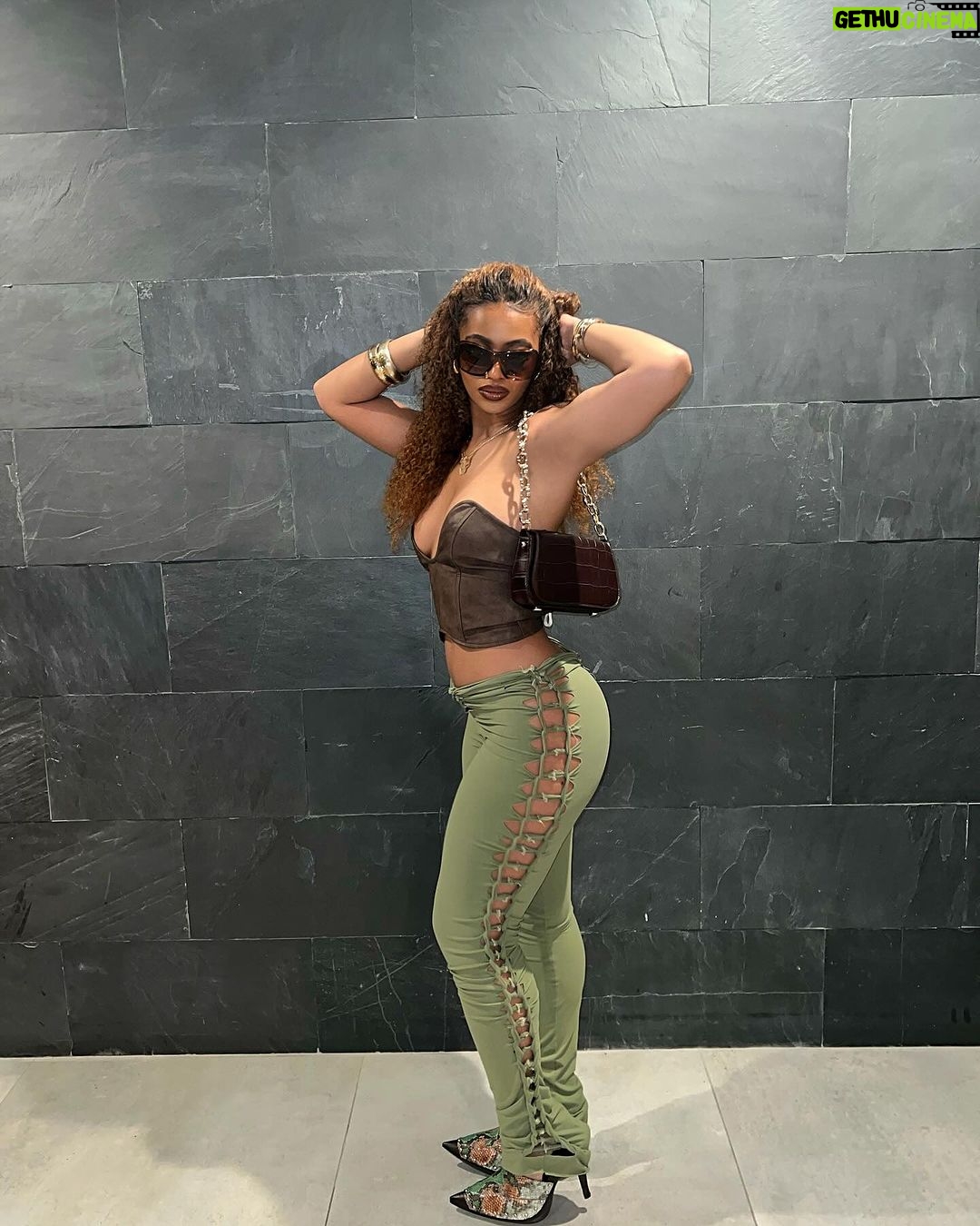 Bria Bryant Instagram - it’s all in the detailz bby • • Top: @shop_solado Bottoms: @breadaeshon Shoes: @jeffreycampbell New York, New York