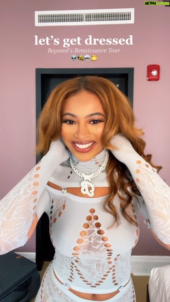 Bria Bryant Instagram - Get dressed with me to see THEE Queen B perform y’all I was soo excited can you tell? 😂 Outfit Details: Dress: @poster__girl__official Shoes: @nakedwolfe Jewlery & Sunglasses: @amazonfashion • • #getreadywithme #renaissancetour #renassaince #renassainceoutfitinspo #beyoncetour #outfitinspo #amazonfashionfinds #postergirl
