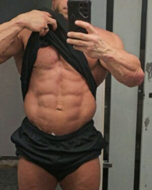 Brian Button Instagram - Felt jacked, might delete later. But most likely not. 

@redcon1 code: bcage 

#swolverine #machine #vanillagorilla #jackedandjuicy