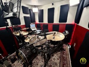 Brian Frasier-Moore Instagram - Lights. Camera. Content. 
Recorded audio and video today to “GIZO” by @shonnhinton 🥁🙏🏾

Stay tumed! #bfmhomestudio #bfmsessions 

@pearl_drums @sabiancymbals @evansdrumheads @vaterdrumsticks @rolandglobal @seelectronics @drumstatic @tunerfishluglocks @cympad @drumdots @musicnomadcare @floodedstudios @lowboybeaters @humesandberg @dauzdrums #bfmsignaturesnare #bfm signatures ticks #bfmsignaturesnarecase #bfmsignaturejersey #bfmsignaturecymbal #bfmsignaturebeater #bfmsignaturedrumkey #bfmworld #bfmworldinc