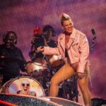 Brian Frasier-Moore Instagram – Repost from @pinkfaneurope @hookedonspice 🙏🏾✊🏾
・・・
🎸 SATURDAY 🎸

Have a great Saturday, everyone! 🎶 🎸 🎶 🥁 🎶

📷 @hookedonspice 
#bfmpinkpantherkit 
#pink
#aleciamoore
#pinksinger 
#singer
#pinkfans
#pinkmusic
#music
#sumercarnivatourl2023 
#foryou
#sumercarnivatour
#pinkvibes
#idol
#icon
#rockstar 
#gitar 
#drums 
#saturday
#bfmworld