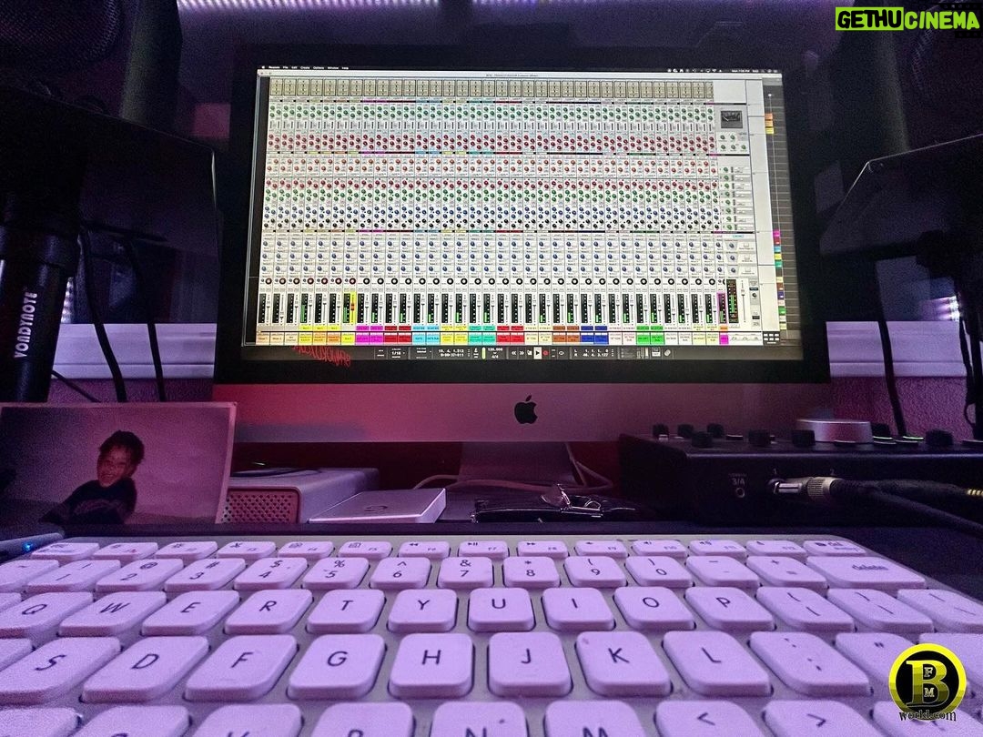 Brian Frasier-Moore Instagram - Busy week of #bfmsessions 🥁 Schedule your BFM Session at BFMWORLD.com. @reasonstudios @wearefocusrite @pearl_drums @sabiancymbals @evansdrumheads @vaterdrumsticks @rolandglobal @seelectronics @drumstatic @tunerfishluglocks @mogamicable @cympad @drumdots @musicnomadcare @floodedstudios @lowboybeaters @humesandberg @dauzdrums #bfmsignaturesnare #bfmsignaturesticks #bfmsignaturesnarecase #bfmsignaturejersey #bfmsignaturecymbal #bfmsignaturebeater #bfmsignaturedrumkey #bfmworld #bfmworldinc
