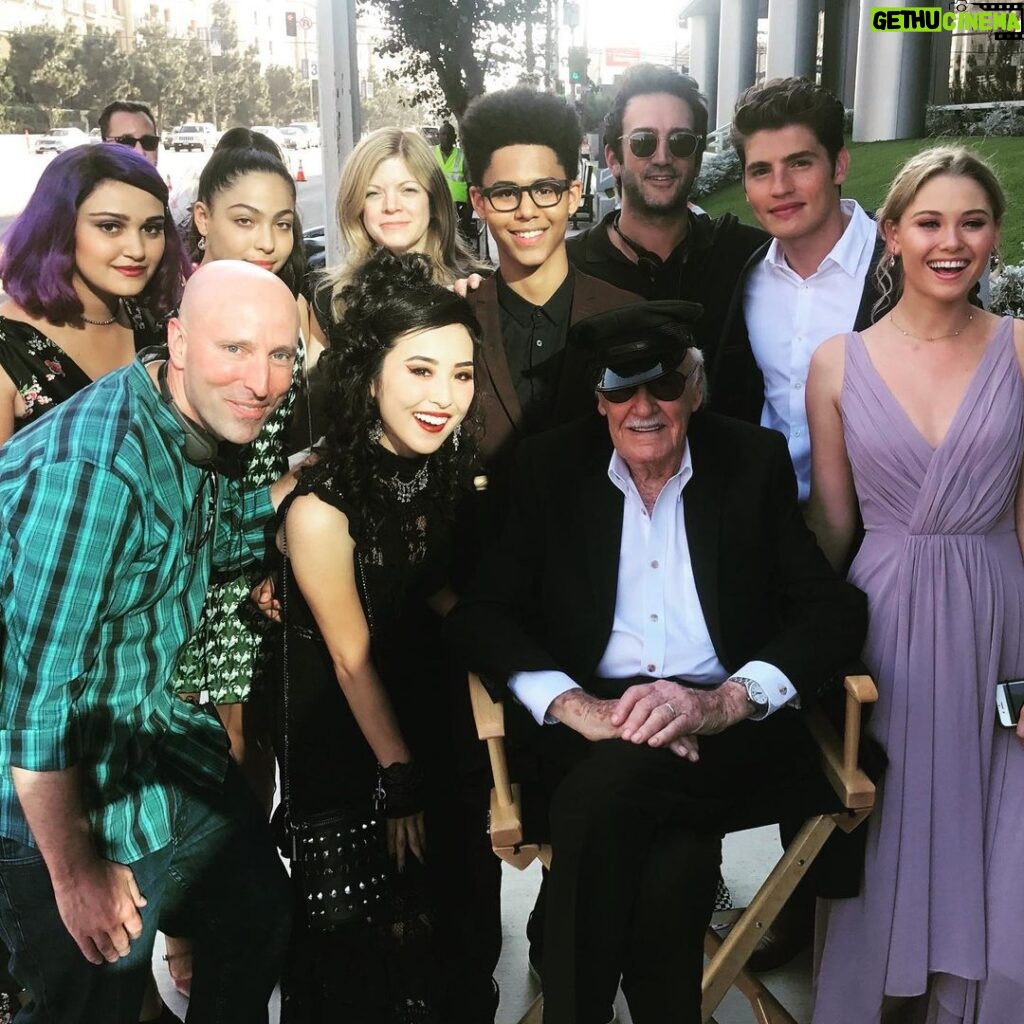 Brian K. Vaughan Instagram - Streaming now on @hulu, the third, final and best season of @marvelsrunaways! I’m enormously grateful to showrunners @joshschwartz76 and @stephaniecarolsavage for assembling the coolest cast, crew and team of writers around, and for moments like this, when I got to introduce my kids (both the fictional ones I co-created with Adrian Alphona, and the less fictional ones I co-created with my wife) to Stan the Man, who inspired us to make something new and weird and hopefully worthy of becoming part of his universe. Thanks to everyone who’s watched, never stop running! #marvelsrunaways #stanlee #myshinydome