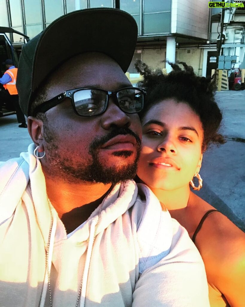 Brian Tyree Henry Instagram - TFW you board the plane to LA and this familiar face is waiting and then you depart with this angel and the Emmy glow up is waiting for you both. 😍😍@zaziebeetz lets shine Mami!#emmys #la #glowup #heart #lax LAX