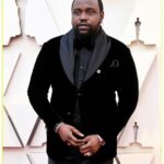 Brian Tyree Henry Instagram - #oscars styled by the amazing @waaadams @waacostumedesign suit by @armani watch by @movado statue by @spiderversemovie joy by @iamreginaking and @kikilayne ❤️👏🏿❤️👏🏿