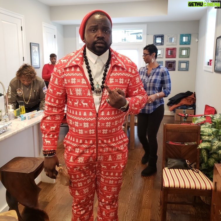 Brian Tyree Henry Instagram - Murry Chrimus. 🖕🏿🎄❤️ #merrychristmas #washingtondc