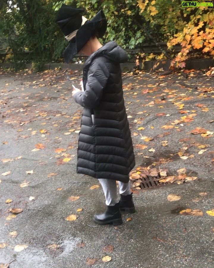 Brian Tyree Henry Instagram - My fucking #halloween. Dammit. #spirts #riverviewasylum #setlife #iknowwherealltheexitsare #shehasknives #prayers #chilsplaymovie