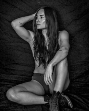 Briana Evigan Instagram - @tiaandrose glow!!! Thanks for hooking me up @rosannafaraci not only with the photo shoot but your amazing oils. Can’t wait to be lathering up with these in the jungle in Bali. Smells like a tropical island and a sandy beach. My favorite place to be.