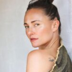 Briana Evigan Instagram – @tiaandrose glow!!! Thanks for hooking me up @rosannafaraci not only with the photo shoot but your amazing oils. Can’t wait to be lathering up with these in the jungle in Bali. Smells like a tropical island and a sandy beach. My favorite place to be. Australia