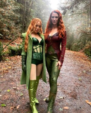 Bridget Regan Instagram - Belated photosynthesis dump 🌿🌿

@cwbatwoman @batwomanwriters 
@thecw @warnerbrostv