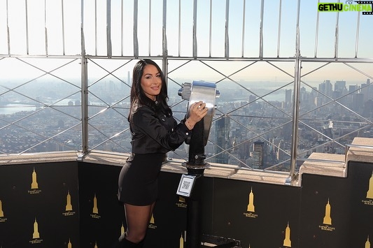 Brie Garcia Instagram - What a day!!!! π«Άπ½π―ββοΈ Talking Twin Love at the Empire State Building, GMA, Sirius Radio and a fun stop in Times Square to see @barmageddonusa π» Barmageddon airs tonight at 11pm eat on USA!!!