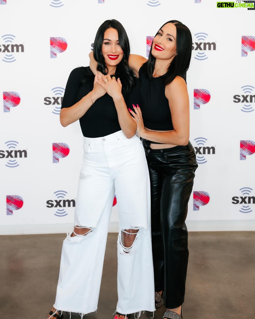 Brie Garcia Instagram - Personality pics with my PIC 💋🖤🤍