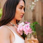 Brie Garcia Instagram - Garden and Grapes really do go hand in hand!!! 🌱+🍇=❤️ What’s your vibe?? 1, 2 or 3? 🍋💚💐
