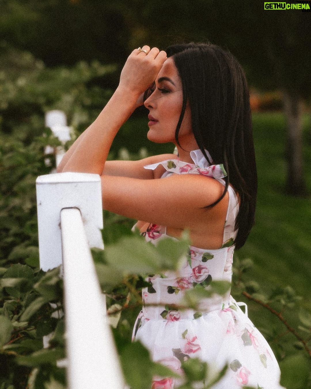 Brie Garcia Instagram - Your #mindfulmonday reminder to chase your dreams, find the magic in the world, travel, try new things, and most importantly do all things with love in your heart 💗