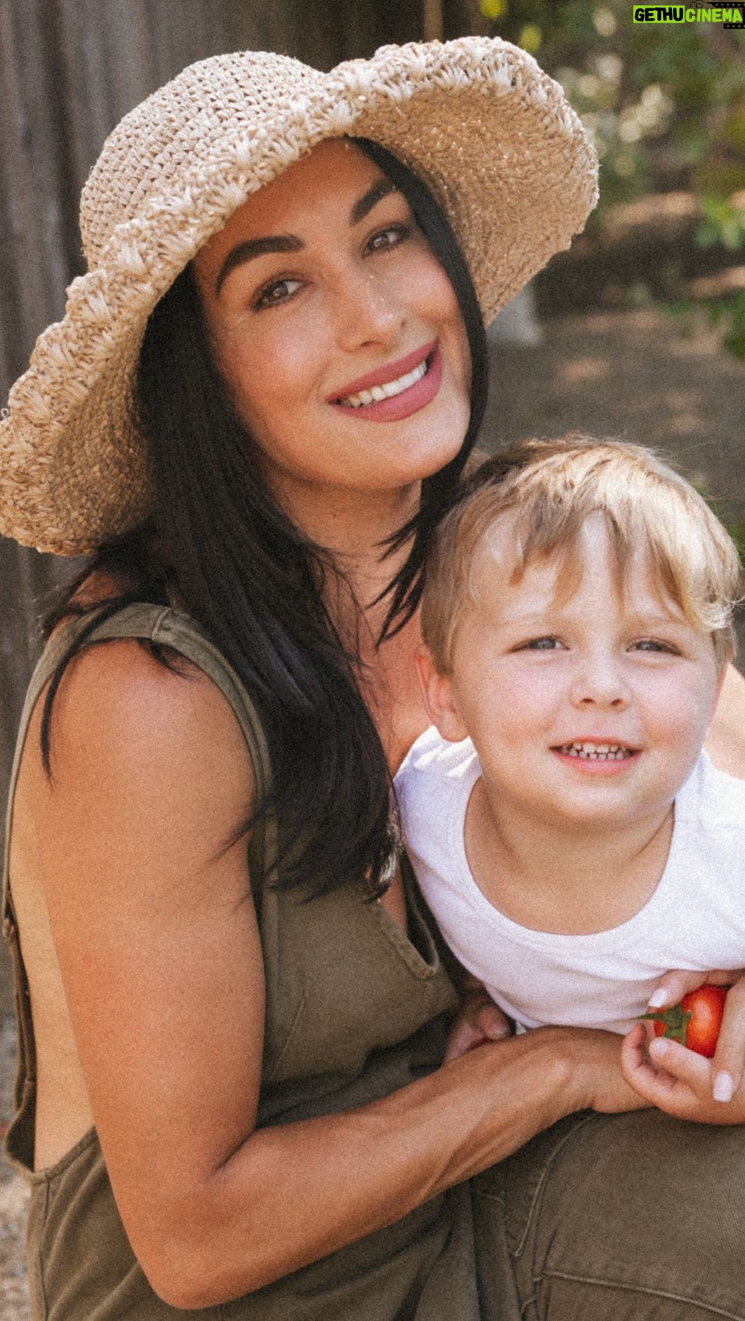 Brie Garcia Instagram - Days where I get to be in the garden, do arts and crafts and hear magical stories from my kids, really brings the sunshine!! 🥰☀️🌱❤️