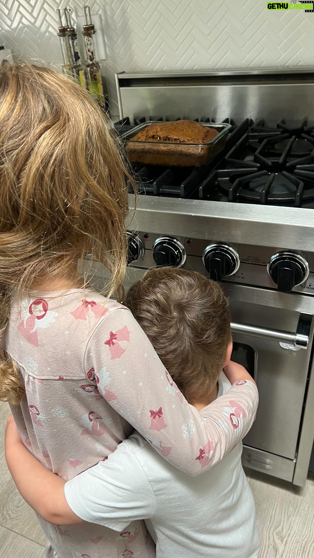 Brie Garcia Instagram - Baking with my kids brings me so much joy!! Itβs true when they say the simple things πΌππΆπΌπ§πΌ #mindfulmonday