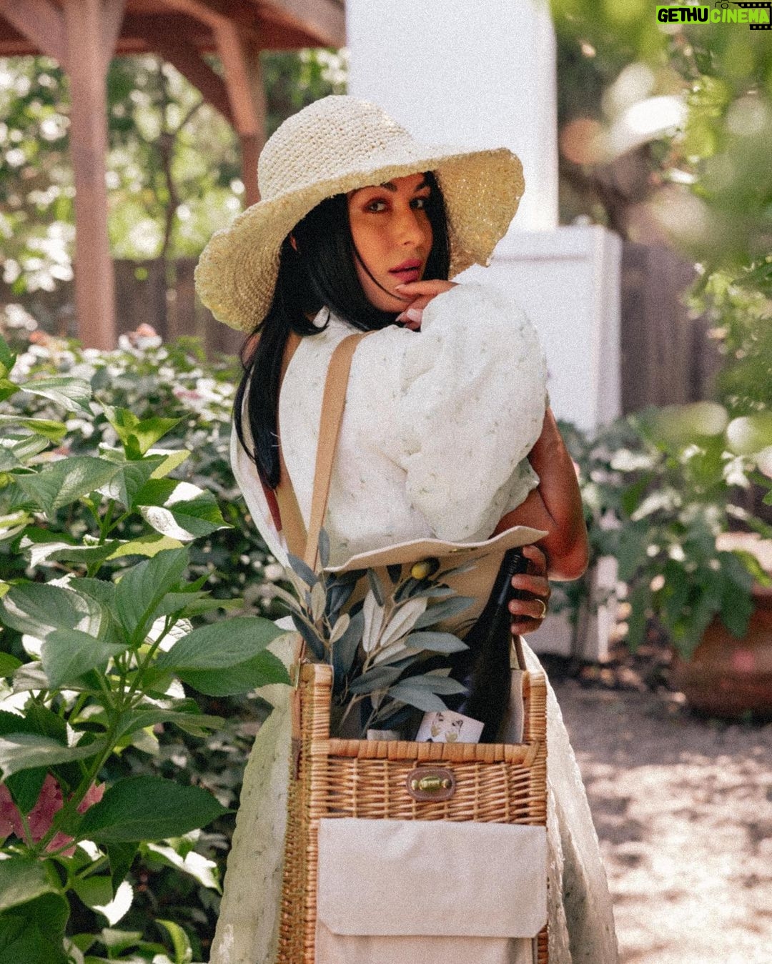 Brie Garcia Instagram - My own secret garden πΈππ§Ί
