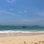 Brisa Fenoy Instagram - El viaje es hacia dentro. No hay ningún lugar al que escapar porque nunca podrás escapar de ti 🪷 viajaras y viajaras en busca de algo que ningún paisaje ningún animal ninguna persona y ningún objeto material podrá darte. Ni la mejor canción, ni la mejor melodía estarán fuera de ti. Toda la riqueza de este mundo está ahí dentro de tu cuerpo dentro de tu mente y dentro de tu espíritu, solo hay que ser valiente para perder el miedo a encontrarla y valiente para emprender el camino 🪷 Bali, Indonesia