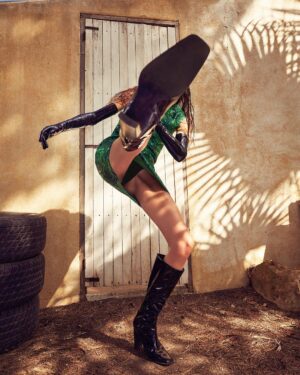 Brisa Fenoy Instagram - Cover for @ibizastylemagazine with the best team @michalorenzphotography @angelicastenvinkelstylist @makeupbydafne 🦎 @devamodels #editorial #model #cover #ibiza