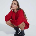 Brisa Fenoy Instagram - BRISA FENOY en el número de otoño invierno de Neo2 Print. Ella no es una artista que aparece y desaparece de repente como un huracán. Como su propio nombre indica, es más una brisa constante y agradable. Lleva soplando con diferente intensidad desde 2017, ha acariciado desde el pop más mainstream a la música urbana. Pero después de un año reencontrándose así misma, el 2023 nos la ha devuelto en su versión más auténtica, experimental y creativa. Desde Bali, donde Brisa Fenoy reside actualmente, nos habla del proceso personal de crecimiento que hay detrás de cada una de sus nuevas canciones. Y también de su próximo álbum. Todas las fotos y la entrevista completa en kioscos o a través del link de la bio @brisafenoy Fotógrafo: @hectorsilva.top d @ns.photographers Estilista: @jlcrazy Entrevista: @mongomeri Maquillaje: @naogayoso de @ns_management_ Asistente Fotografía: @diegocarbajo_ FOTO 1 Abrigo @sportmax FOTO 2 Vestido de punto @loewe + Zapatas @churchs + Calcetines @falke FOTO 3 Look @escorpion_knitwear FOTO 4 Top @mirto_es + Pantalón y cinturón @sportmax + Mocasines @loewe #brisafenoy #neo2 #cantante #neo2magazine #compositora #cantautora #womenswear #entrevista #womensfashion #talent #talentedmusicians