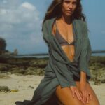 Brisa Fenoy Instagram - Amazing sustainable clothes thanks @mariamaloline for this beautiful conscience and inspiration day in Bali✨🌊🧜🏻‍♀️ 📷 @dimitrilegrand Bali, Indonesia