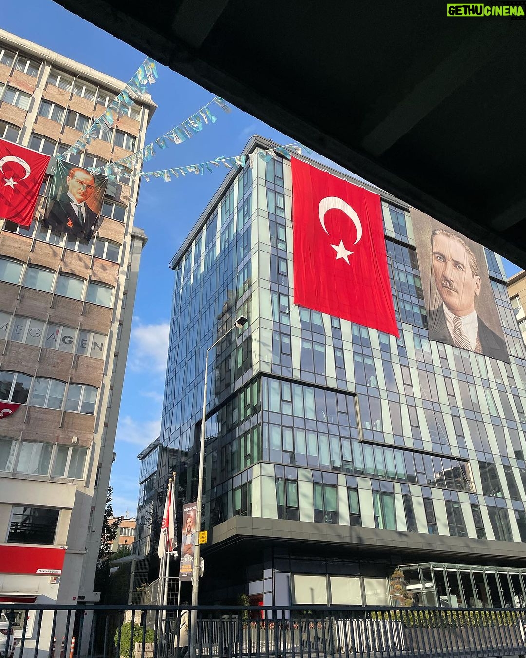 Brisa Fenoy Instagram - Istanbul so good to be back and see your beauty again through my eyes 🇹🇷 İstanbul - Türkiye