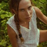 Brisa Fenoy Instagram – Lo que la oruga interpreta como el fin del mundo es para aquel que mantiene la calma el nacimiento de una mariposa
🦋
Thanks for this beautiful and purest #portrait @reynaldiharisy #location @nuanu_city @labyrinth.bali #Bali