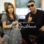 Brisia Jodie Instagram - Yang udah gak sabar untuk dengerin ‘Aku Memilihmu’ kolaborasi terbaru aku dan @brisiajodie96 yang akan rilis tengah malam ini, yuk nonton proses rekamannya di YouTube sekarang!