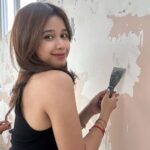 Brisia Jodie Instagram - Aku masih nyanyi kok. Tertawa Bercanda Bersama Pocong Kuntilanak Dan Hantu Lain Ditempat Sunyi