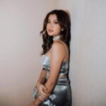 Brisia Jodie Instagram - Penyebab mata sakit saat melirik adalah karena terjadinya infeksi pada bagian mata. Infeksi mata bisa disebabkan oleh peradangan atau pembengkakan di selaput bening yang menyelimuti bola mata dan kelopak mata bagian dalam. -aku pulang-