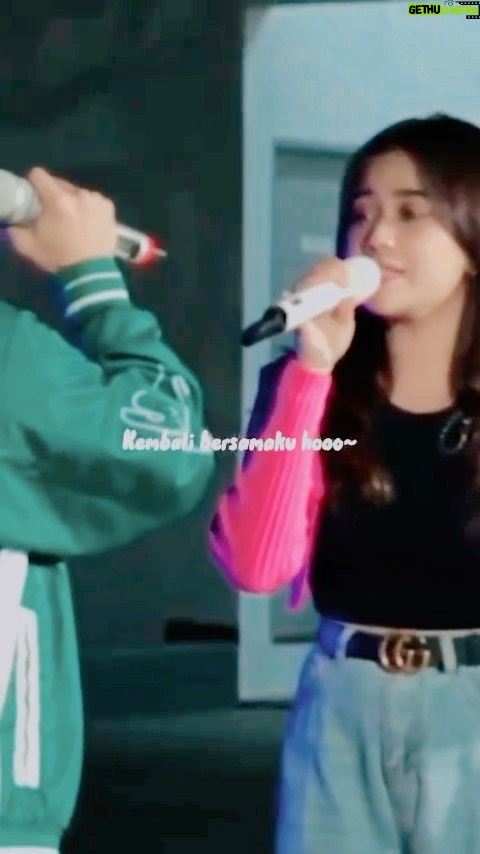 Brisia Jodie Instagram - Ternyata Hanya Kamu (live version) SENENG BGT SKRG BANYAK YG DENGERIN LAGU INIIIII YAAMPOEN BRUNO MARS EMG MANTEP DAH @stevan_pasaribu buat semua THANK YOU BANGET YAAAAAA DAN DENGERIN TERUS YA LOVE U GUYS!!! semoga cepet menemukan orang yg tepat biar bisa pake sound ini😘❤️