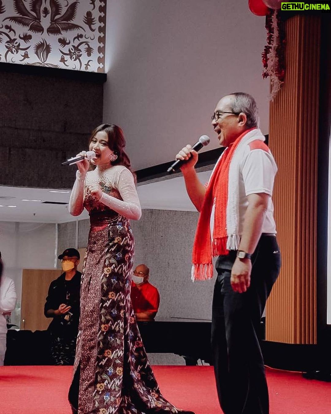 Brisia Jodie Instagram - September Ceria di KBRI Singapore. Thank you so muchh! seru bgttt bisa full team kesana perform sekalian jalan2. happy sekaliiiii terimakasih kesempatannya🙏🏻✨ KBRI Singapura