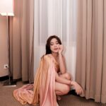 Brisia Jodie Instagram - Durian tanpa duri ini termasuk salah satu jenis durian yang begitu langka dan jika dijual harganya bisa begitu tinggi. Untuk daging buahnya sendiri durian tanpa duri ini tidak jauh berbeda rasa manis dan legitnya hanya saja warnanya sedikit lebih pucat. Mamuju