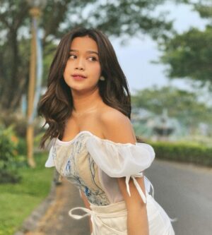 Brisia Jodie Instagram - Dalam rangka merayakan kebahagiaan aku, Aku mau follback 30 orgg yg paling keliatan dicomment ya!❤️🥰
