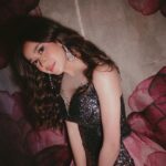 Brisia Jodie Instagram - A hug or a kiss?