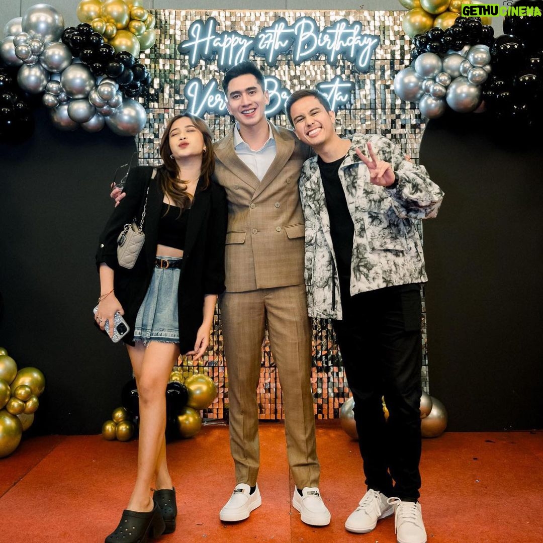 Brisia Jodie Instagram - Happy Birthday VB (aset negara) thank you buat percomblangannya🥳🫣 semoga cepet punya juga yaa!! Haruskah Koe Lari Dari Kenyataan Ini