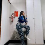 Brisia Jodie Instagram - Bukan toilet saya . outfits: @moneyman.works styled by @revashion fashion team @fahadscale makeup&hairdo : @hilgamakeup ❤️ Bingung Dengan Keada'an