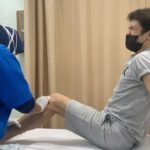 Brisia Jodie Instagram - Jadi ceritanya ya gitu deh intinya panik kengebutan naik otoped listrik gt berdua. Jd emg udah rada error juga remnya dan segala macem. Gak nyangka bakal ngebut bgt tuh otoped, nah pas belokan tuh kayak ga belok malah makin kenceng trus depan udah tiang makanya drpd aku nabrak tiang aku loncat aja kerumput. Jadi gasnya tuh gabisa diberentiin gitu. Tp akhirnya yg jatuh kerumput cuma setengah, sisanya ke aspal. Aku lgsg nutup muka trus yaudah nyungsep deh. Bersyukur masih hidup&sehat walaupun pas dikasih betadine cina mau mati rasanya, tp kita baik2 aja kok! Lebih mikirin ke bekasnya aja sih:’) TAPI MENGAPA KITA KURANG KERJAAN YA JUL @julianjacs Ada ada aja