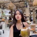 Brisia Jodie Instagram - Kayaknya kalo album “kisahku” dibikin series seru nih. Colek @eunwo.o_c Lah Bocah Ngapaya