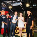 Brisia Jodie Instagram - Jujur ini makanan dan minuman yang udah approved 1000000% dari aku karena semuanya ENAKKKK POLLLLLL! Makasih banyak banget buat semua tenant yang udah nemenin aku dan keluargaku tahun baruan! Nih aku spilll yaaa!! Slide 1: @partyku udah approved banget dari aku buat ngisi backdrop panggungku! Slide2: @teppanku terbaik dengan team yang satset dan rasanya enakpol Slide 3: somay paling enak sejagat raya dan enakpol IKANNYA ENAK BANGET! @siomaybyriva Slide 4: GELLATO paling enak cuma di @omaelly.id!!! Slide 5: bento nya enak pol! Perpaduan jepang indonesia 1000% dariku @ikibento Slide 6: gultik TERENAK!!! sampe teamku omty nambah 3x HAHAHA @gultik.ku slide 7: MINUMAN SUSU TP KAYAK ISI BENSIN WKWK bener2 enak unik dan lucu bgt dibawa ke acaraaaa @pertamilk.official Slide 8: photobooth dengan hasilnya selalu bagus banget cuma di @mono.photobooth !!! Jangan lupa di save dan diorder kalo kalian punya acara ya! ❄️🫶🏻 ohya semua gabisa bgtt tanpa EO keren @maure.indonesia x @ruangbahagiaproject_ Wc Umum di Menara Eifel