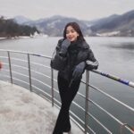 Brisia Jodie Instagram - my first snowfall🫶🏻❄️ Warpat Puncak