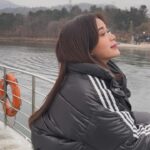 Brisia Jodie Instagram - my first snowfall🫶🏻❄️ Warpat Puncak