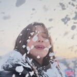 Brisia Jodie Instagram - my first snowfall🫶🏻❄️ Warpat Puncak