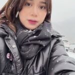 Brisia Jodie Instagram - my first snowfall🫶🏻❄️ Warpat Puncak