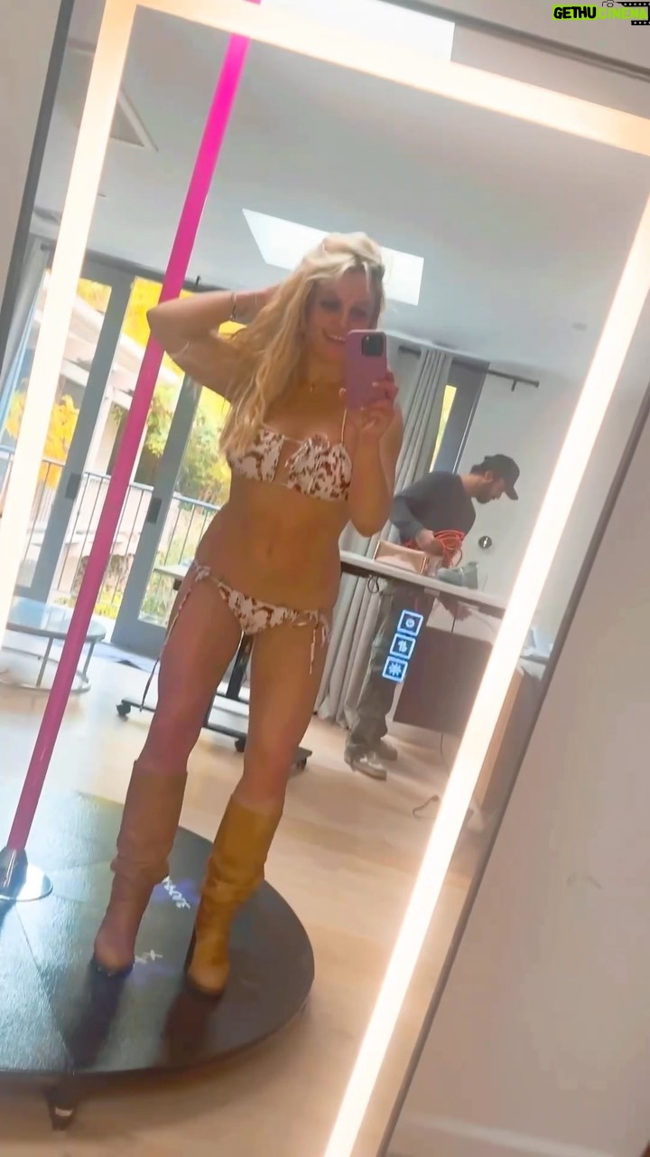 Britney Spears Instagram - Different edit from yesterday !!! itโs brighter and longer !!! Reposting because I donโt like the dark one โฆ if it honestly matters ๐๐ but it does to me โ
!!! 11/19/23