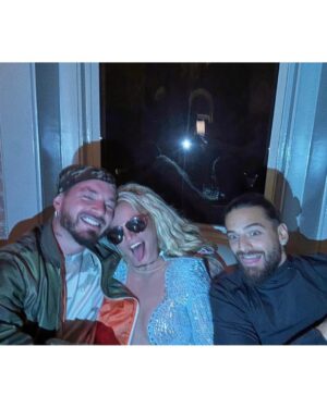 Britney Spears Instagram - HOLY SHIT it just hit me … I can’t believe I met these 2 !!! Holy smokes🔥