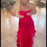 Britney Spears Instagram - They don’t make movies like that anymore … Thomas Crown 👑 Affair 🌹⚰️📐📐📐 🎵: Sinnerman (Thomas Crown Affair version)