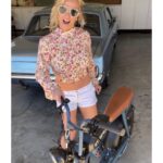 Britney Spears Instagram – When the interpretation of hop on is an understatement 😎 !